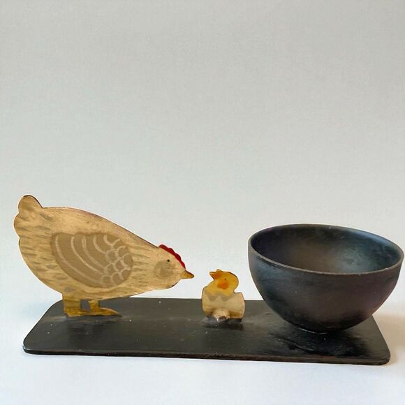 Vintage Metal Hand Painted Bunny Chicken Egg Holders Primitive Style Farm Animal - Picture 3 of 9